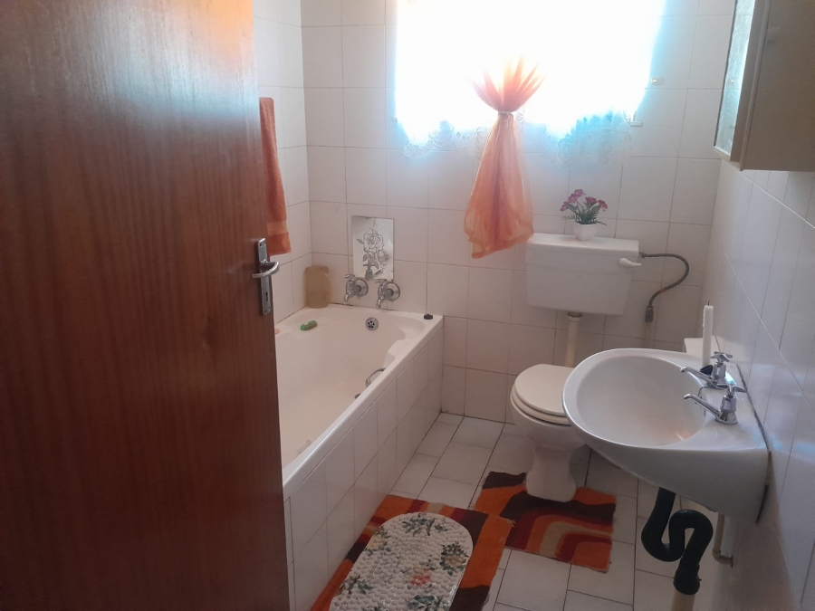 3 Bedroom Property for Sale in Rustenburg Central North West